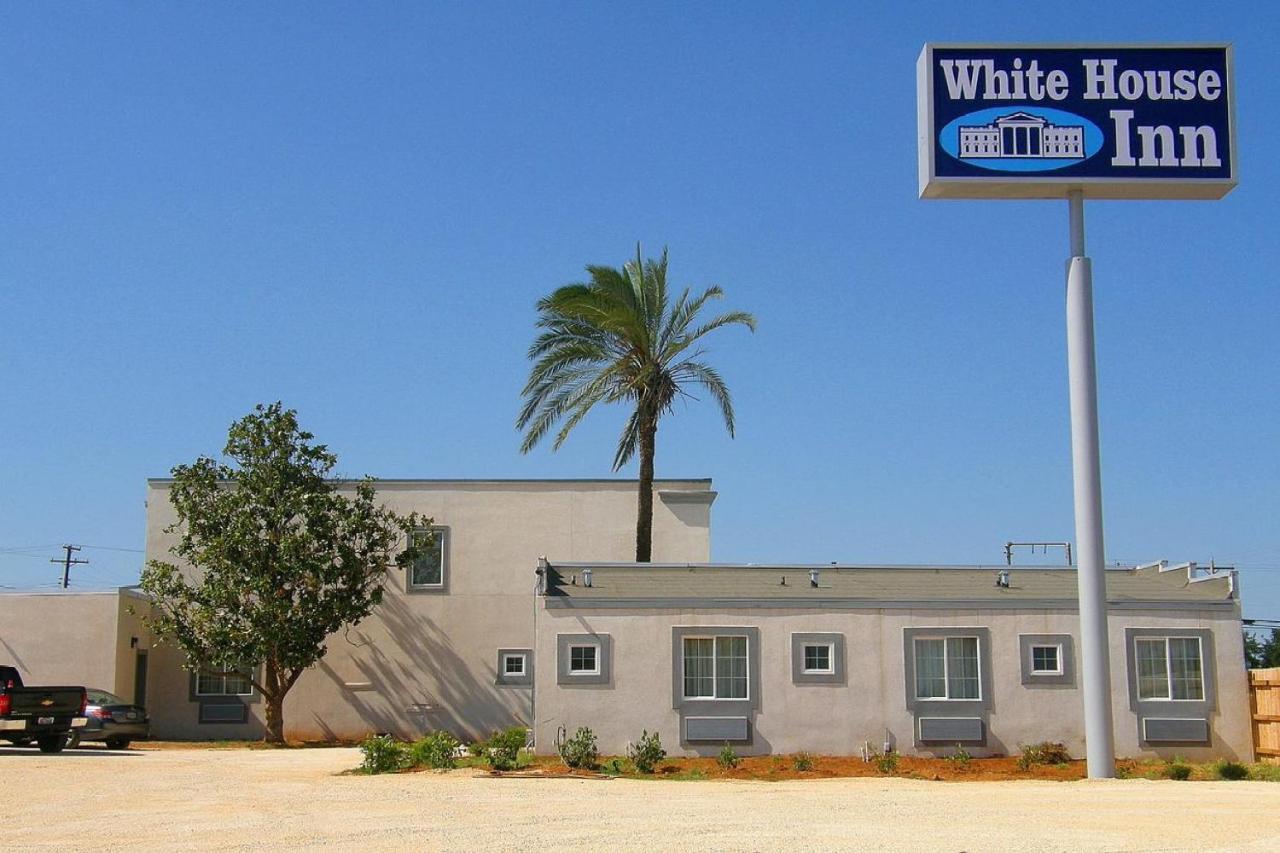 Hotel Dilley Grand エクステリア 写真