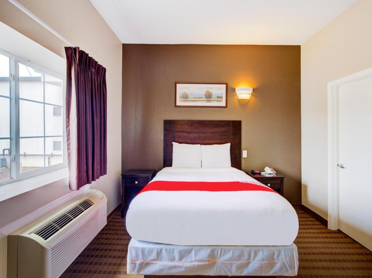 Hotel Dilley Grand エクステリア 写真