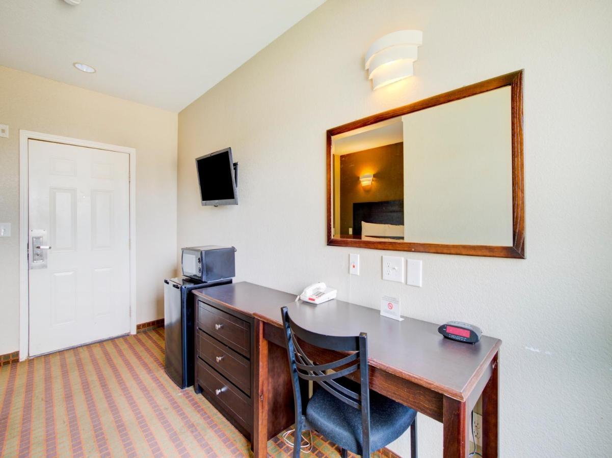 Hotel Dilley Grand エクステリア 写真