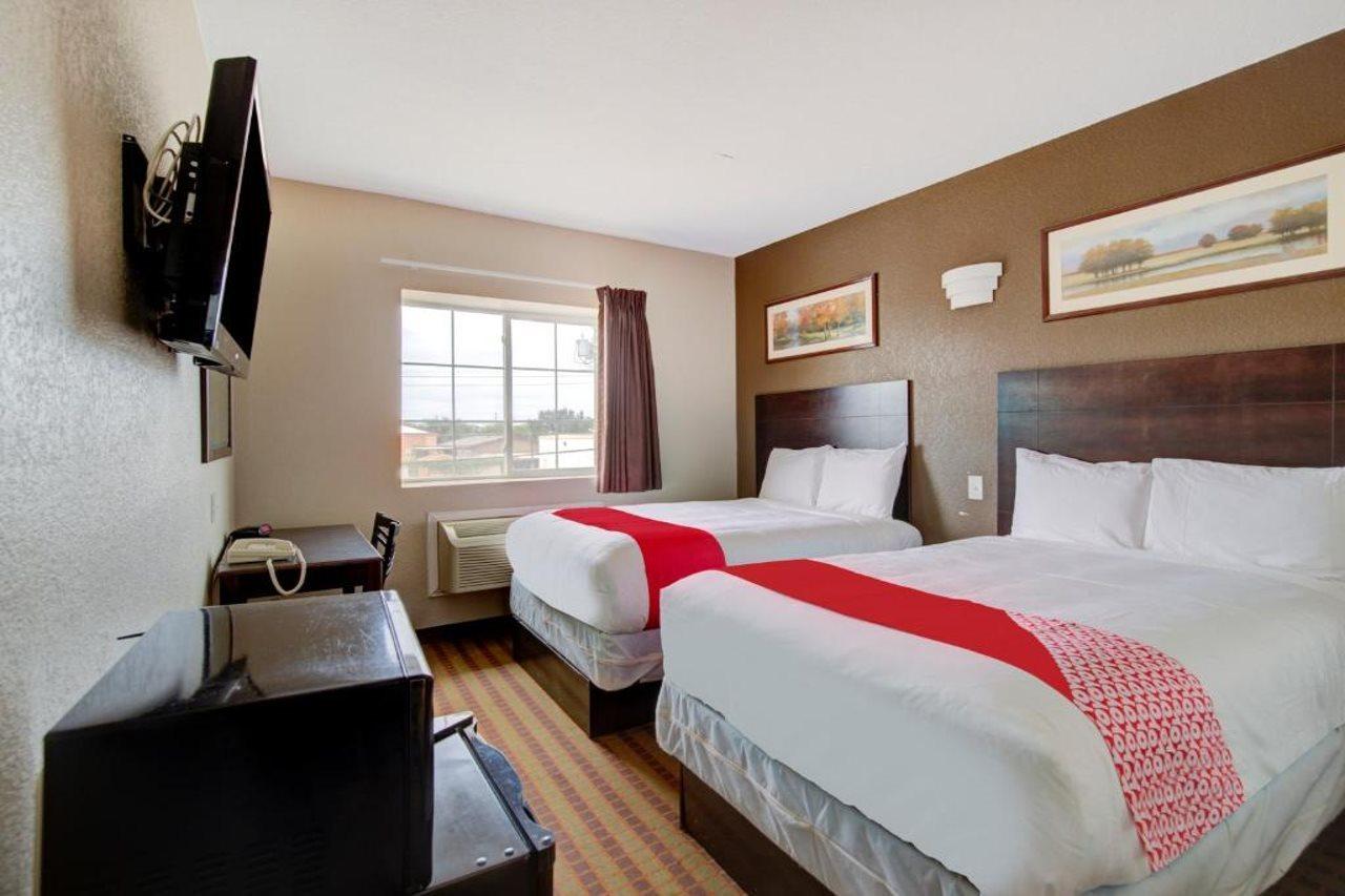 Hotel Dilley Grand エクステリア 写真