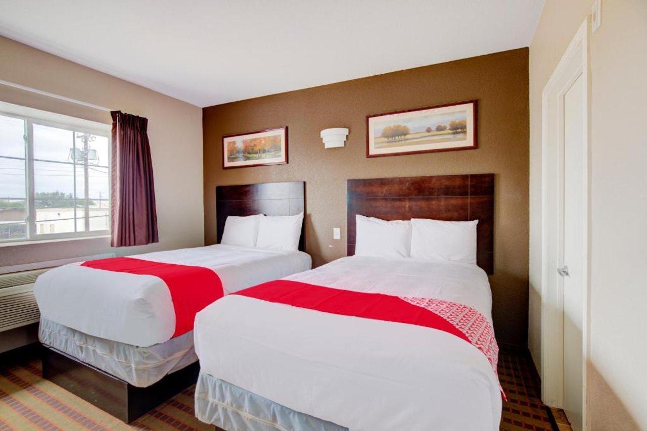 Hotel Dilley Grand エクステリア 写真