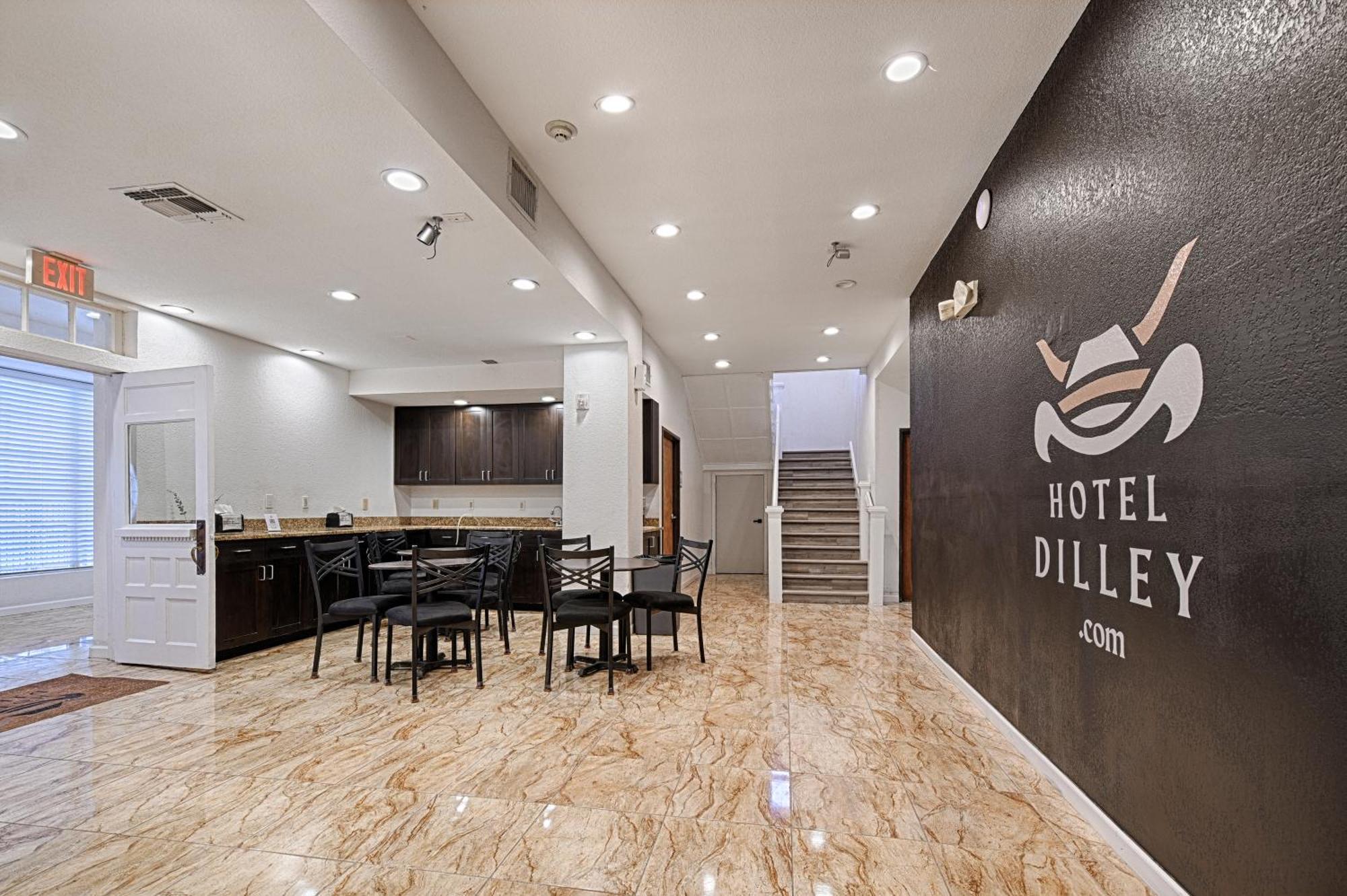 Hotel Dilley Grand エクステリア 写真