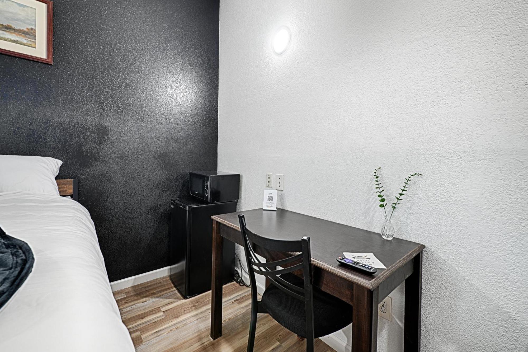 Hotel Dilley Grand 部屋 写真